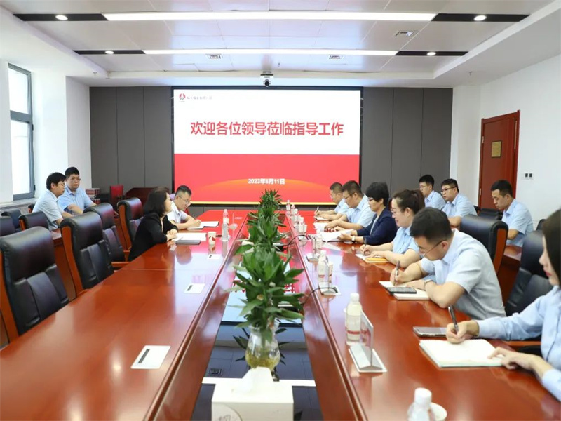 陜煤集團(tuán)工會(huì)副主席楊永紅一行到公司調(diào)研指導(dǎo)工作.jpg