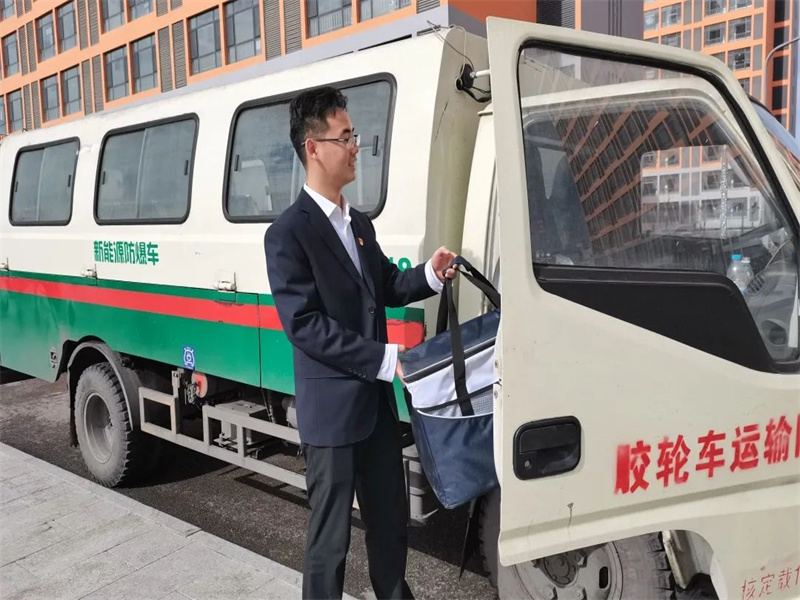 “兩優(yōu)一先”事跡丨運(yùn)維分公司小保當(dāng)智維中心黨支部：筑堅(jiān)強(qiáng)堡壘 促企業(yè)發(fā)展（4）.jpg