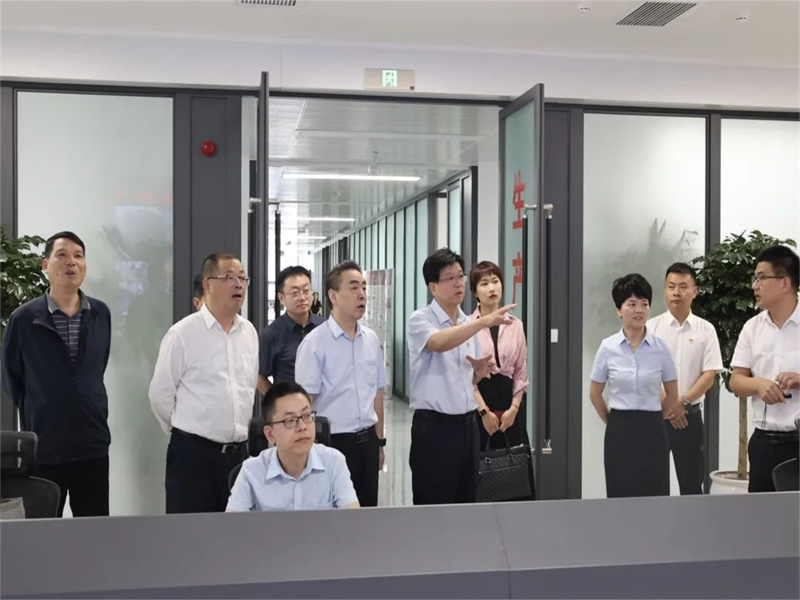 陜煤集團(tuán)審計(jì)部黨支部與公司機(jī)關(guān)經(jīng)營黨支部開展聯(lián)合主題黨日活動(dòng).jpg